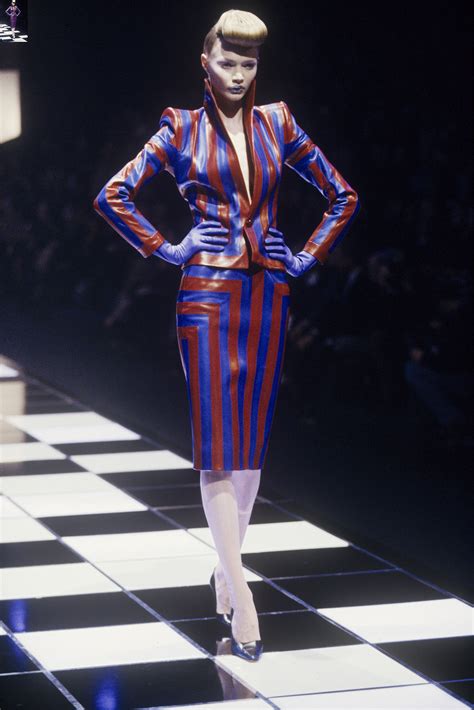 givenchy fall 1998|GIVENCHY Fall 1998 Paris .